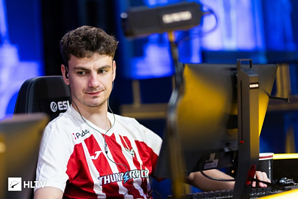 他始终保持 他始终保持